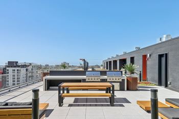 Firepit + outdoor lounge